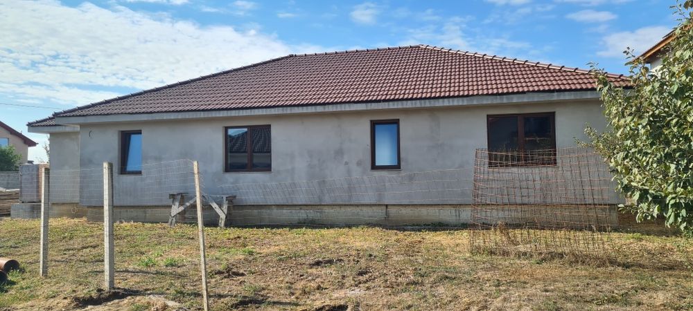 Casă de vânzare cu trei fronturi stradale – Oradea, Str. Cedrilor | Co