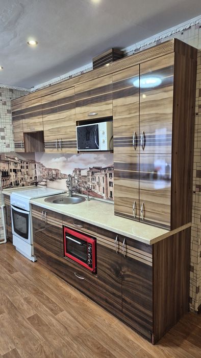 Продам кухонный гарнитур б/у