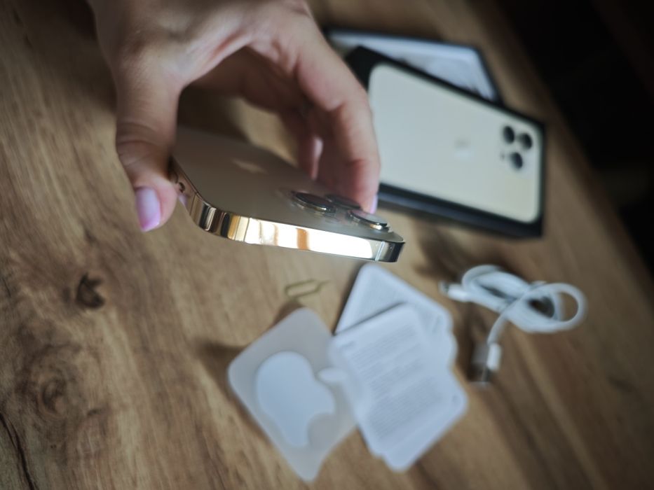 iPhone 13 Pro 128GB Gold + Apple Watch SE 44mm