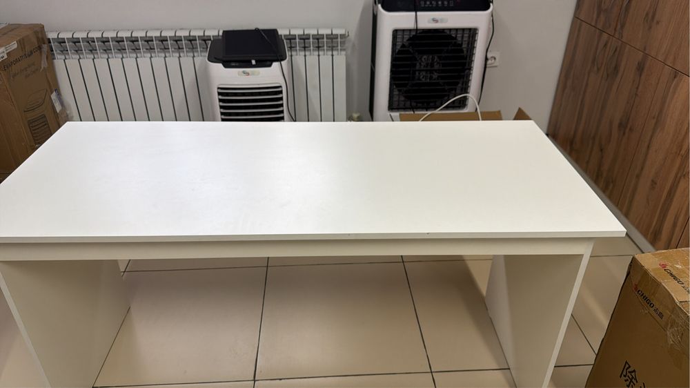 Стол офисный в хорошем состоянии