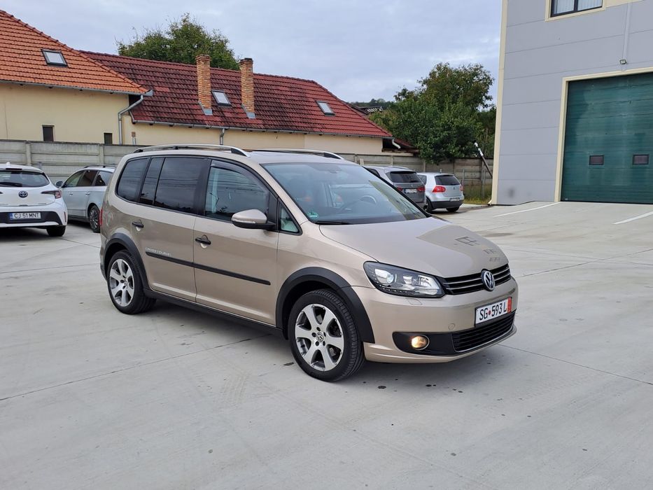 Volkswagen Touran Cross, 2.0.t.d.i 170 cai,Automat, recent adus!