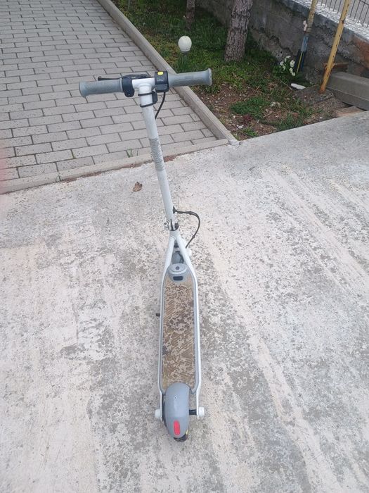 Vând trotinetă electrică pentru copii