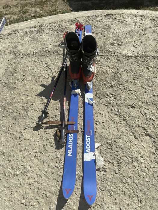 Лыжи  б/у 3 штуки