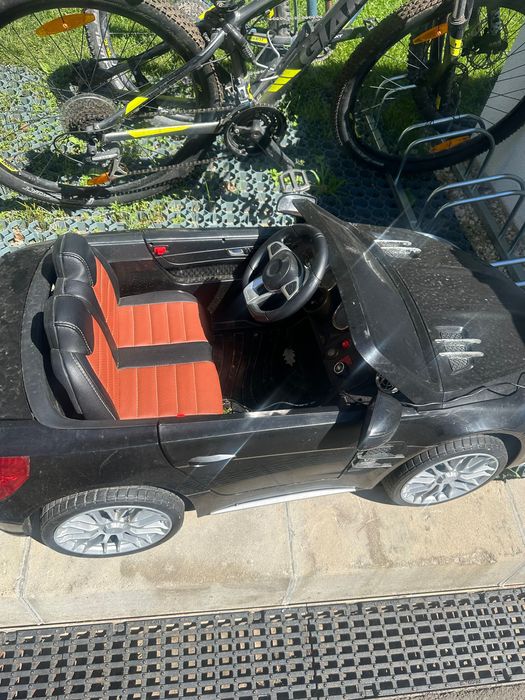 Mașinuta electrica Mercedes cu încărcător , fără telecomanda