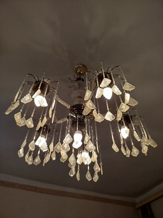 Люстра, в хорошем состоянии. Продаю