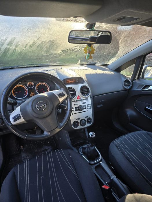 Vand opel corsa 1.4 benzina