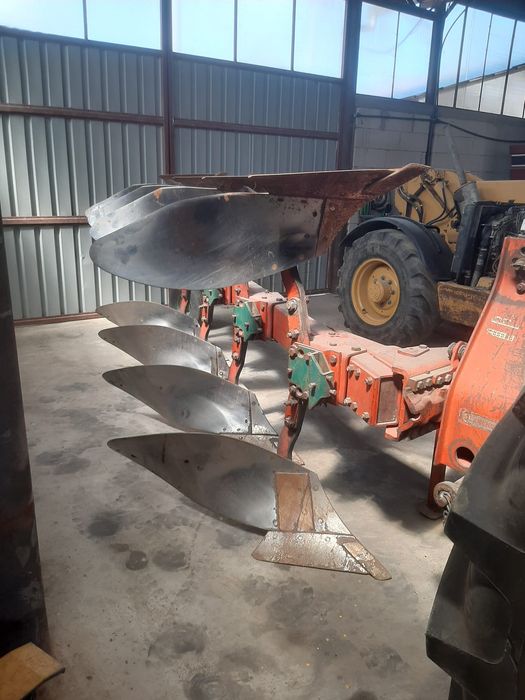 De vânzare tot ce se află în poza