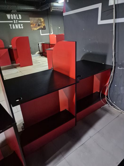 Компьютерный стол  для офиса. Стол для компьютера)