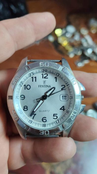 Ceasuri de mana dama și barbati