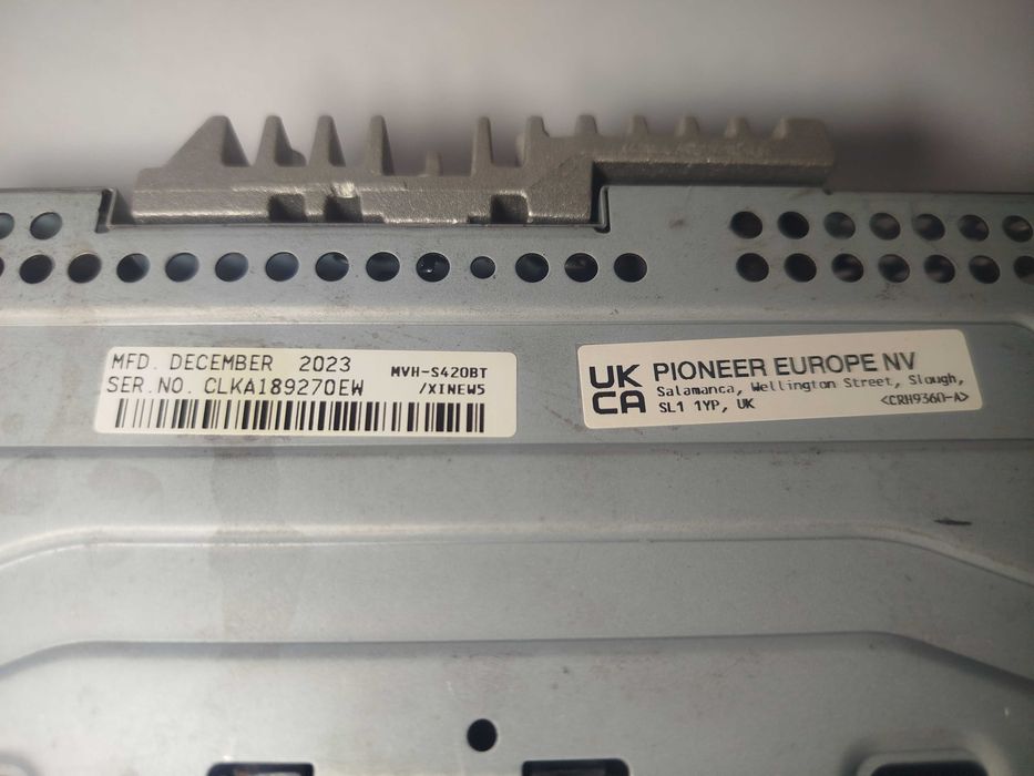 Автомобилно радио Pioneer MVH-S420BT – Bluetooth, USB, Spotify, пълен комплект