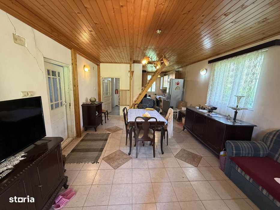 Casă parter+mansarda 100mp + beci, cu teren intravilan 1400 mp