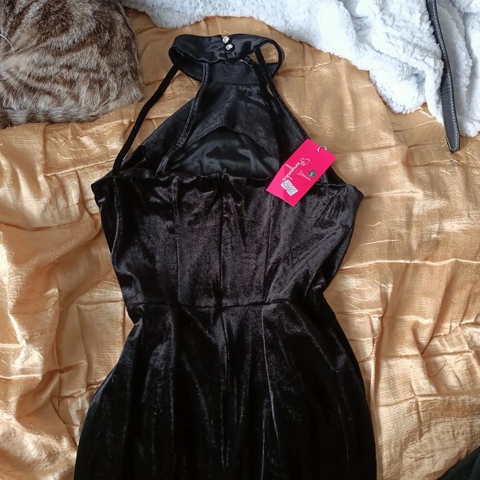 Продам новое платье. размер 44