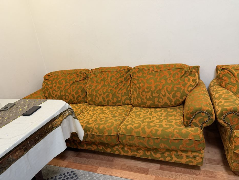 Продам 2 дивана!