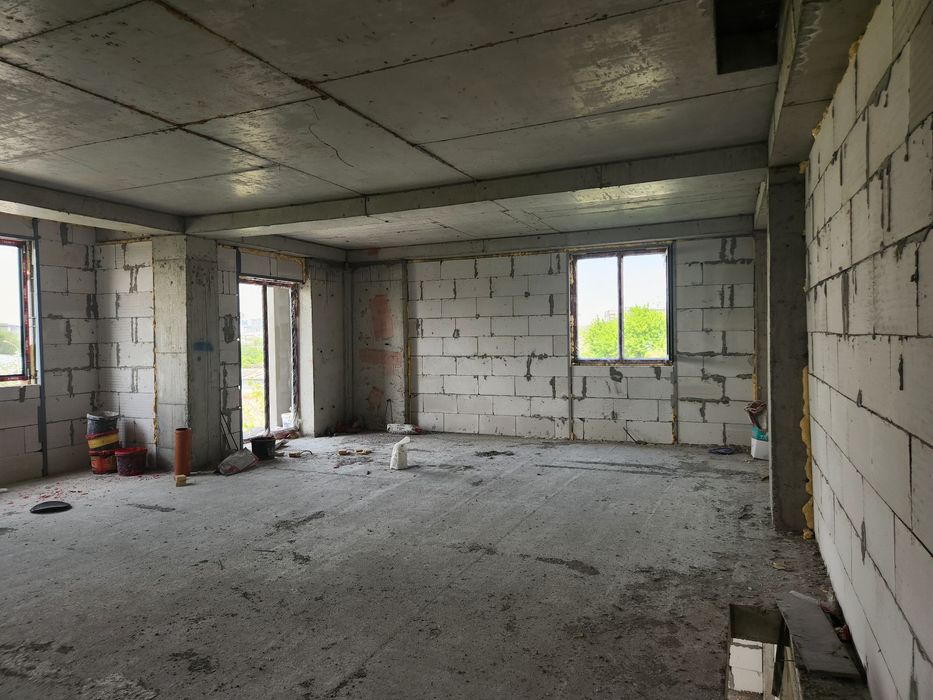 Янги Хаёт тумани 12 автобус саройи олдида