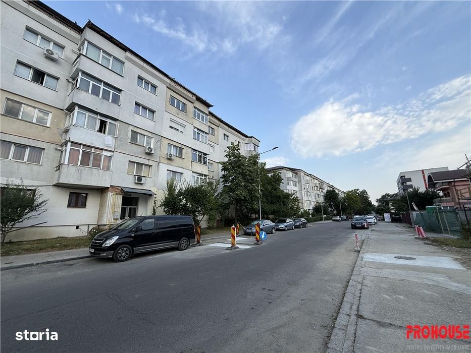 22 Decembrie - 2 camere decomandat