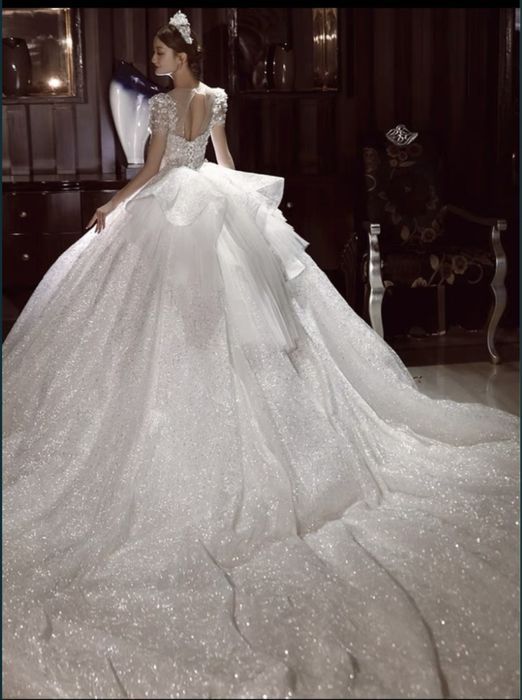 Шикарное свадебное платье