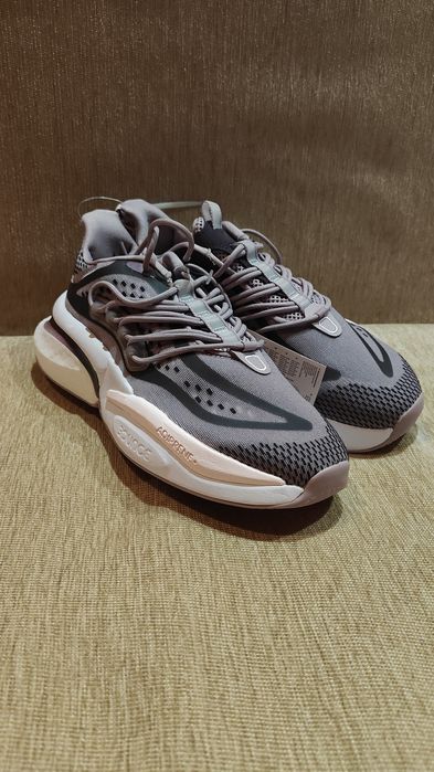 Adidas AlphaBoost V1