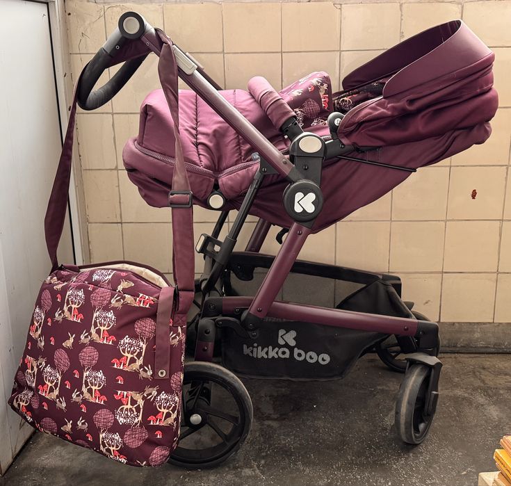 Cărucior și băiță pentru copil fericit