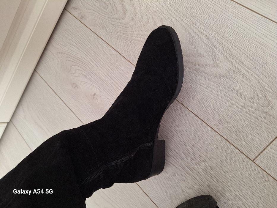 Vând cizme piele intoarsa, masura 40