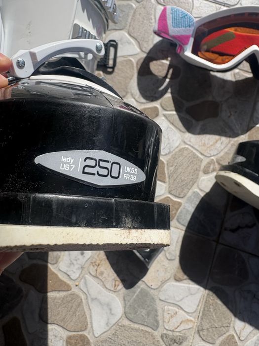 Clăpari + ochelari de schi mărimea 39