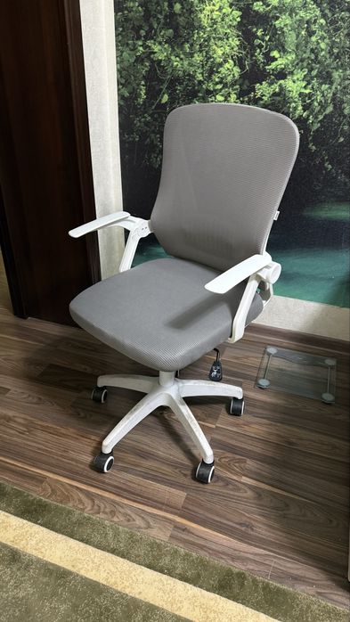 Компьютерное офисное кресло