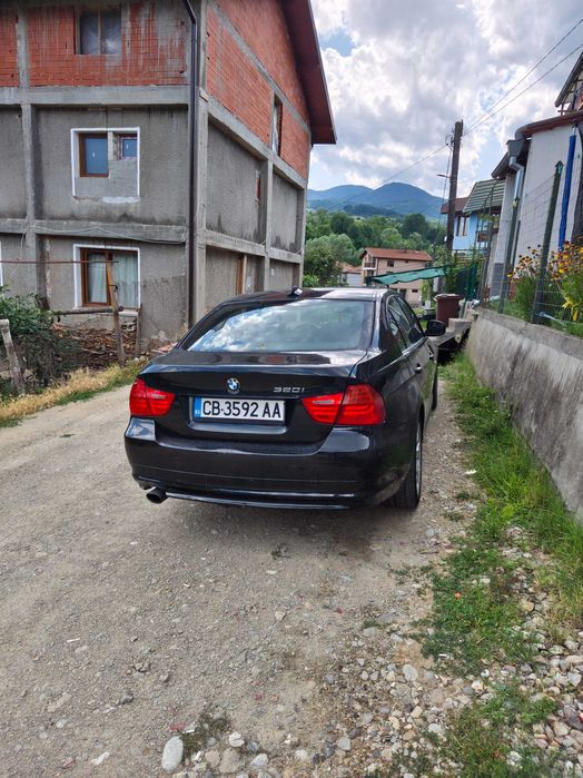BMW E90 320i automatic