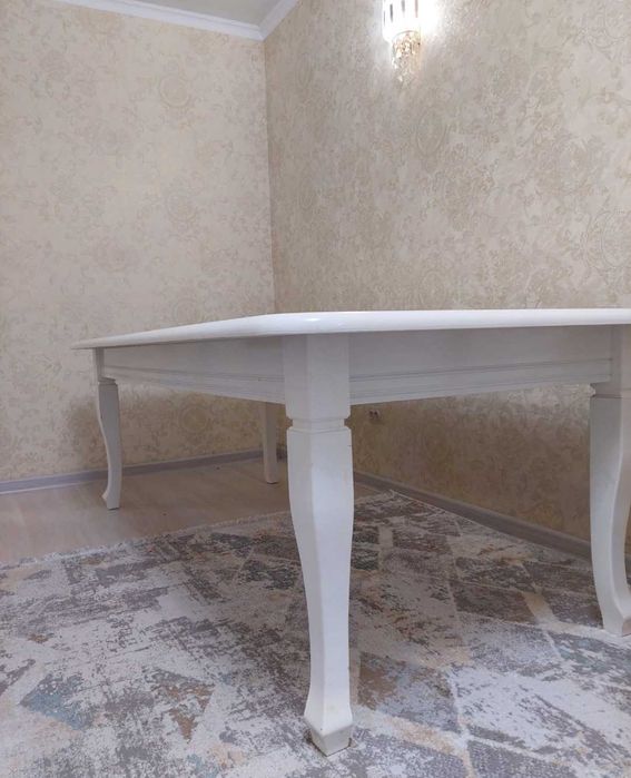 Стол со стульями