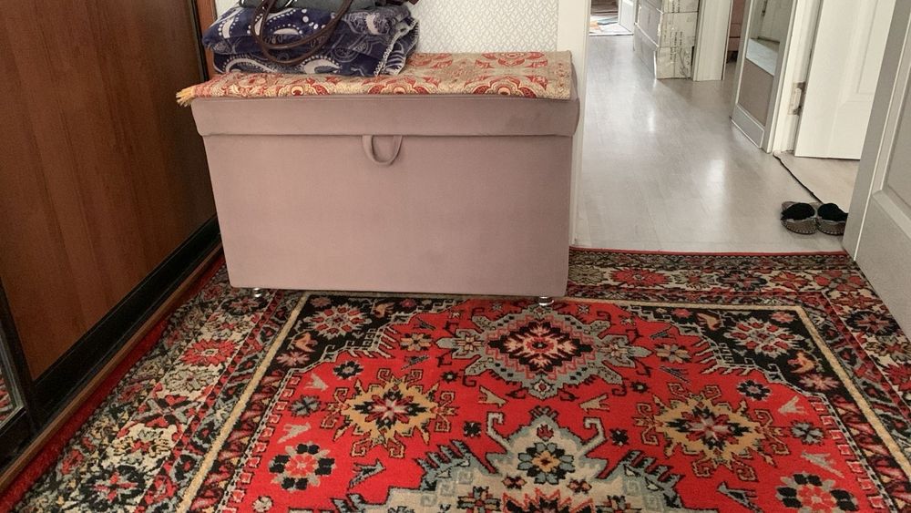 Пуфик комод, сундучок.