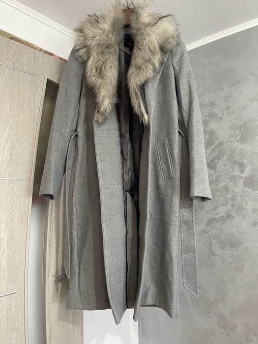 Vând palton dama River Island !