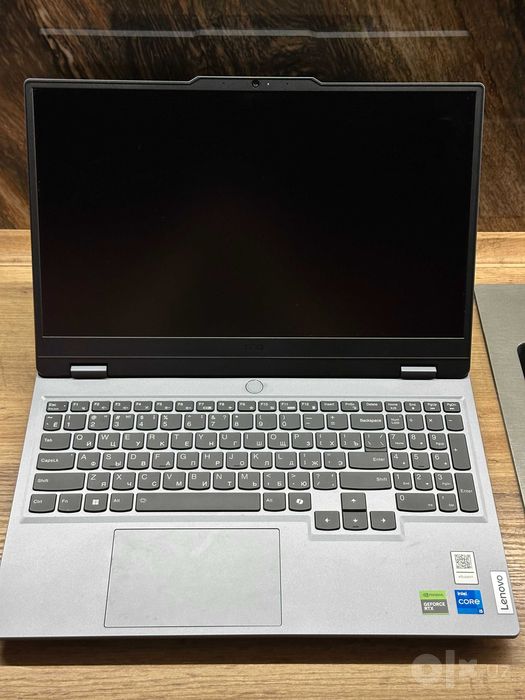Lenovo LOQ 15IAX9