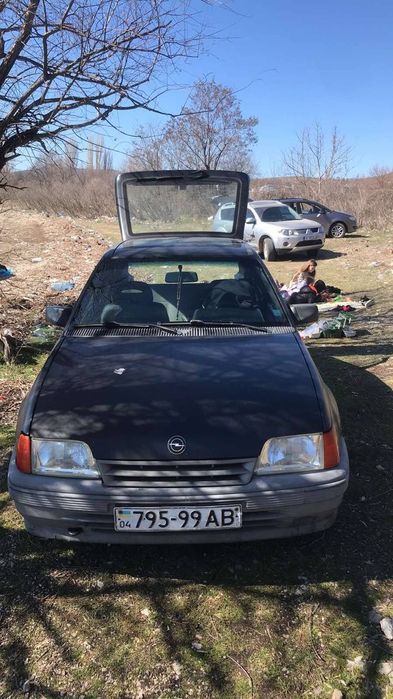 Опел кадет  на части