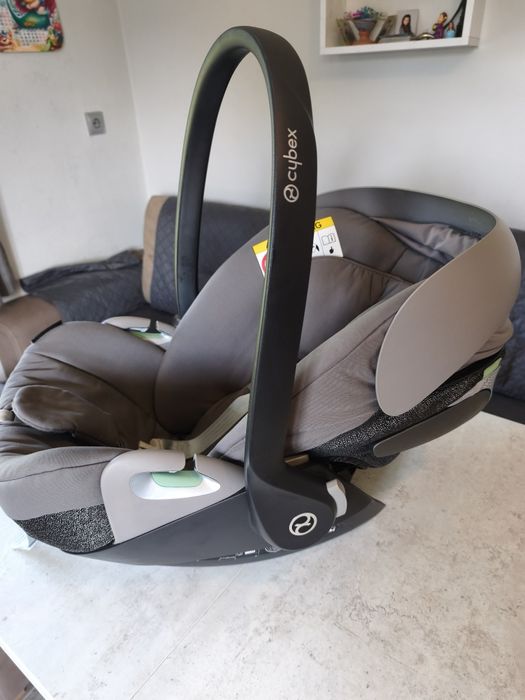 Комплект столче за кола, база и адаптори Cybex