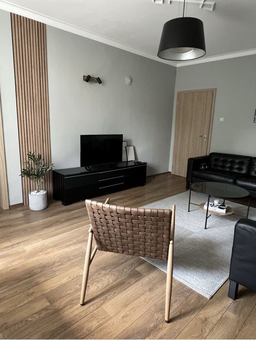 Дава се под наем Тристаен апартамент в София, Изток - 90 кв.м за 1000 € - Снимка #1