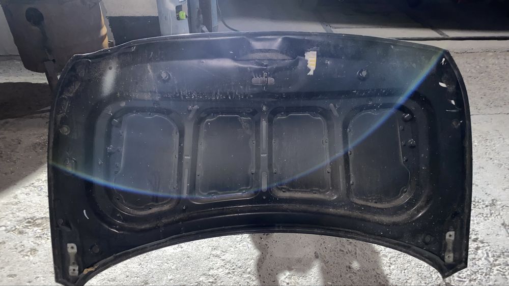 Капот на hundai accent