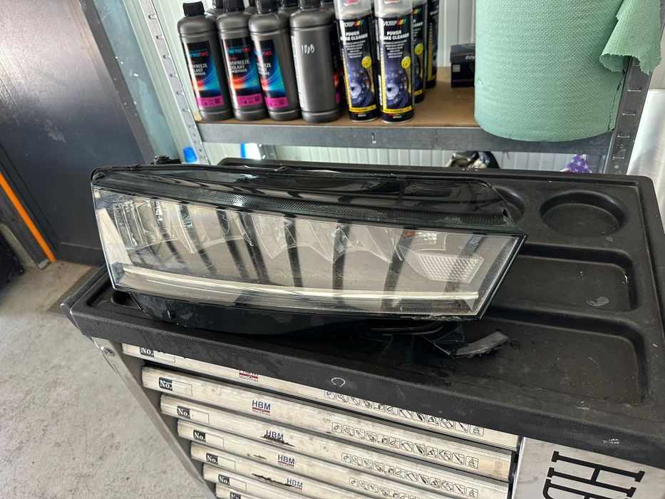 Десен фар за Шкода Октавия 4 FULL LED