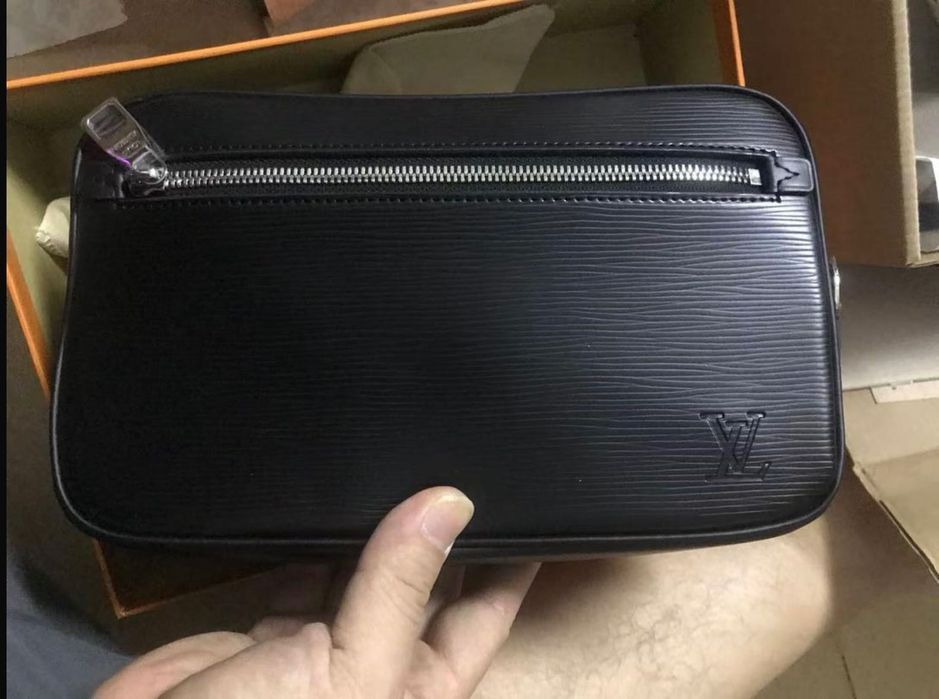 Мъжка чанта Луис Витон