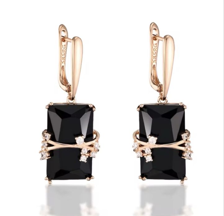 Cercei Luxury Black Drop – Placați Aur 18k – Cadoul Perfect pentru EA