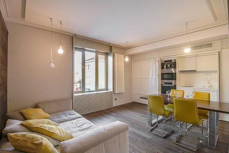 Дава се под наем Двустаен апартамент в София, Център - 75 кв.м за 750 € - Снимка #1