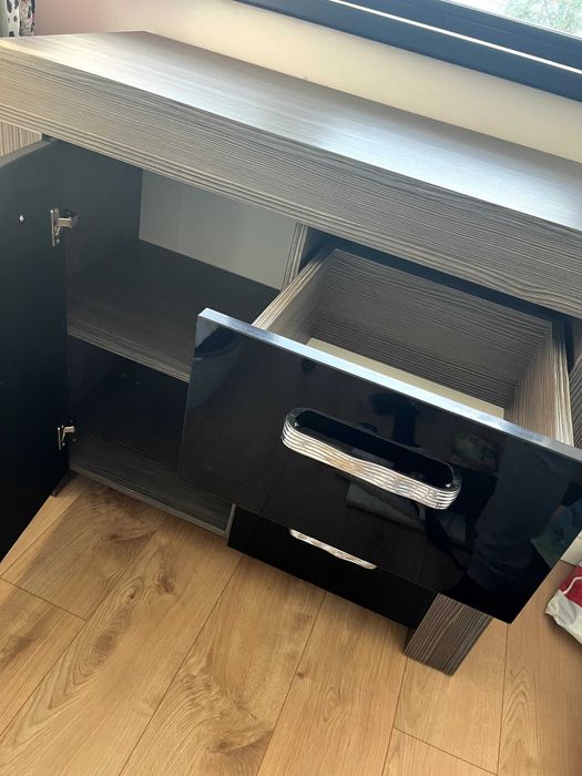 Comodă modernă gri cu sertare