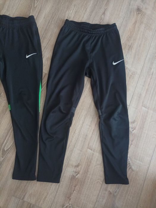 Долнище Nike размер L детски за момче