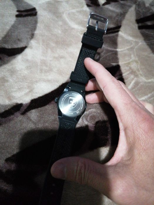 Ceas (barbatesc)Ferrari !!!