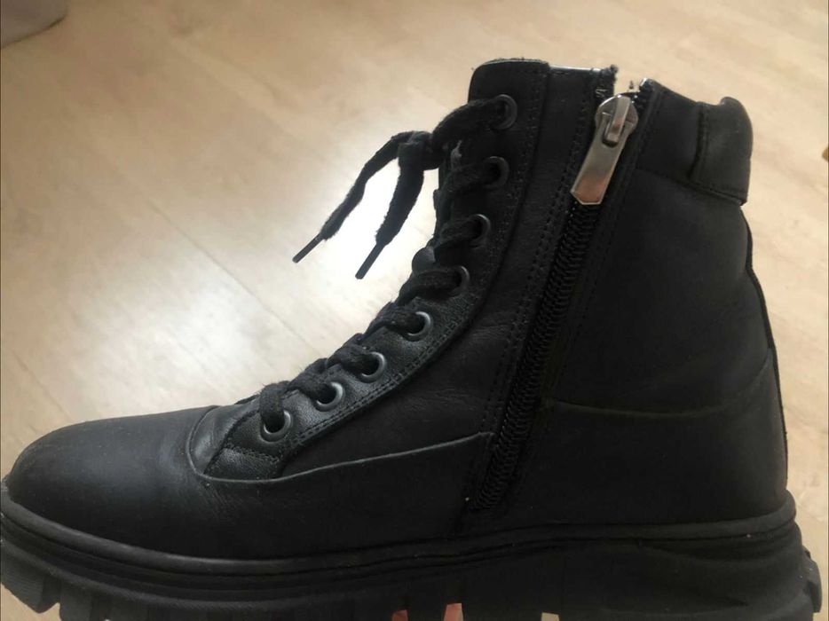 Кожаные демисезонные ботинки