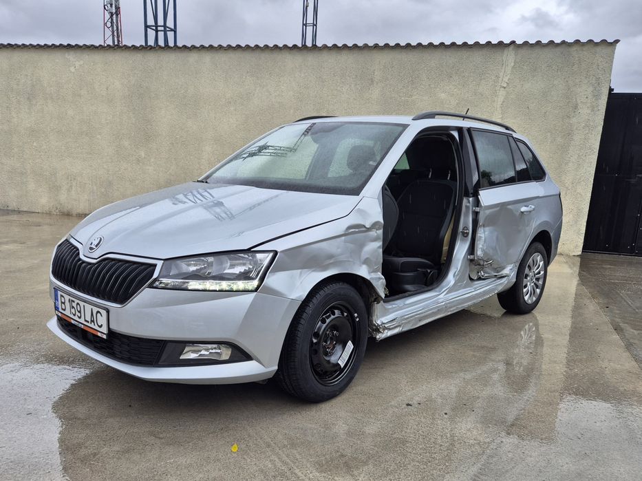 Skoda Fabia 27.598km avariat