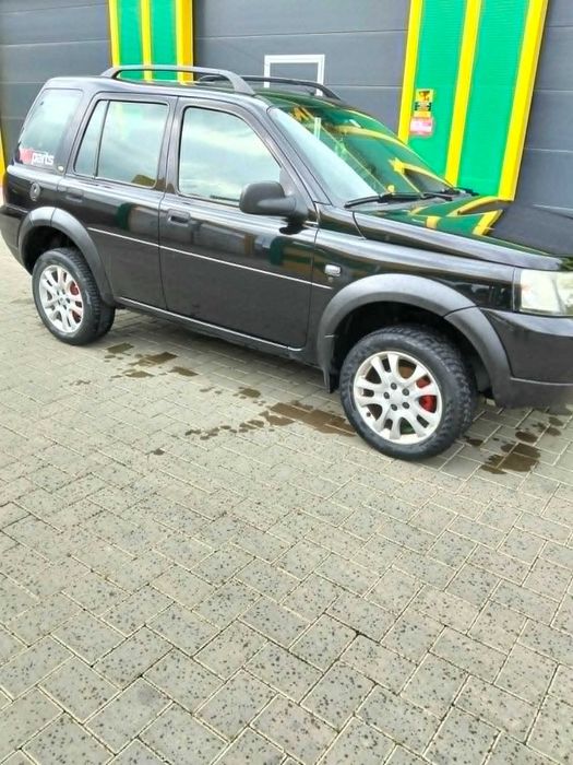 Masina Land Rover