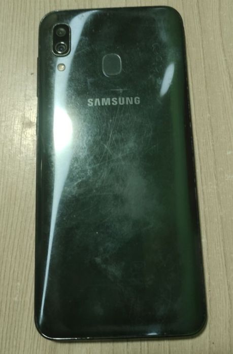 Продам Samsung Galaxy A30