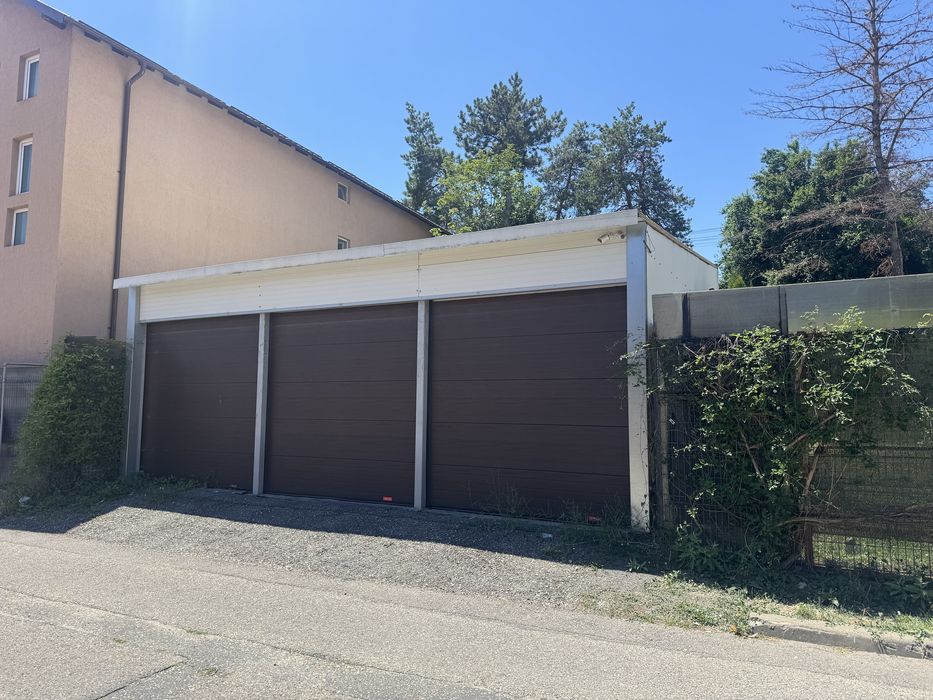 Inchiriez garaj 3 locuri