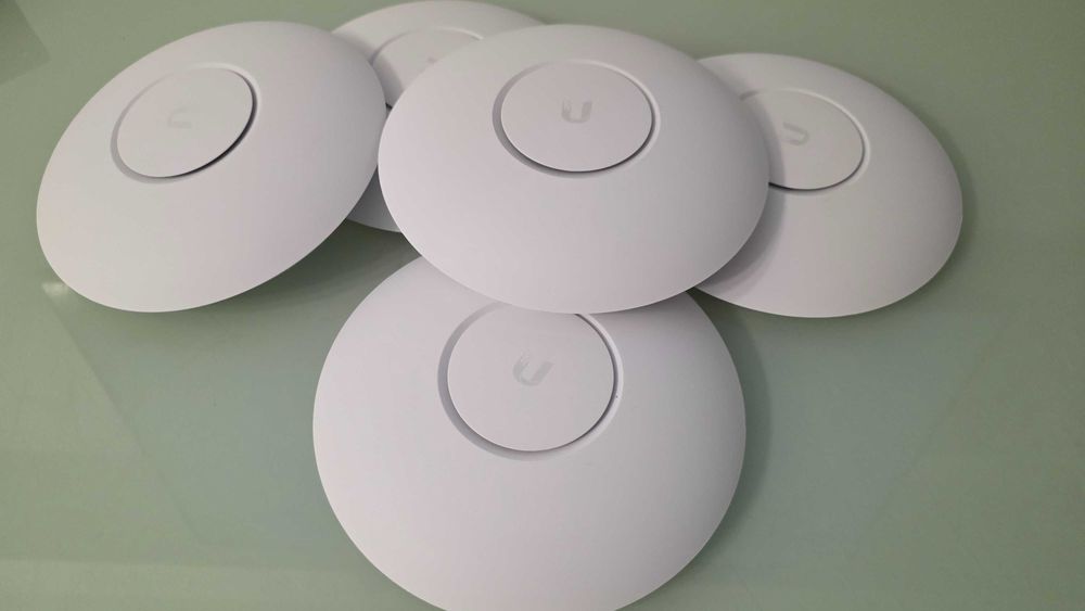 Access Point Ubiquiti UniFi AC Pro, Wi-Fi 2,4 GHz si 5 GHz, UAP-AC-PRO
