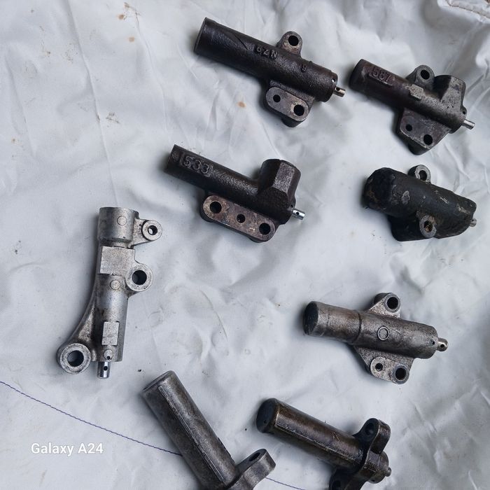 Гидронатяжитель ремня грм