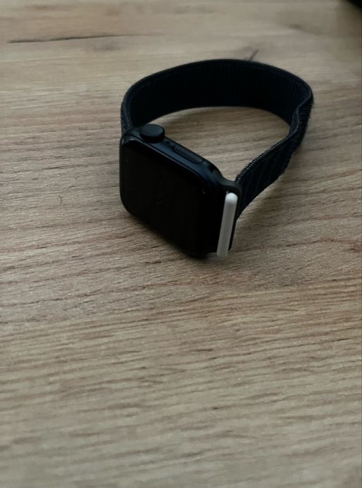 Продам Aplle watch SE
