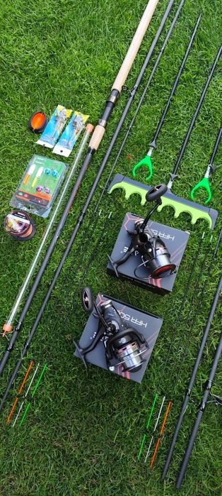 Set 2 Lansete Feeder Carbon Wind Blade Black Fox 3,90m,2 Mulinete HFR 5000 cu Baitrunner, Senzori+Suporți+Geanta,2 Monturi+Matriță,Fir